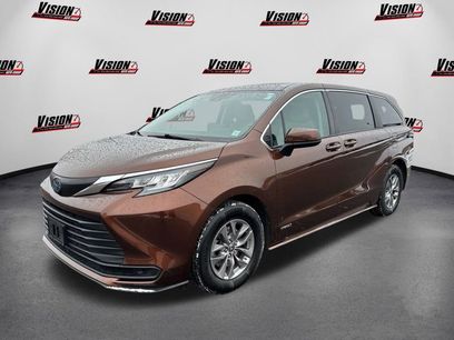 Used 2021 Toyota Sienna LE