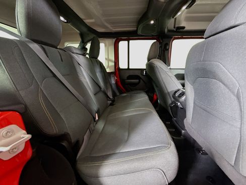 Used 2024 Jeep Wrangler Unlimited w/ Convenience Group AWD/4WD image 27