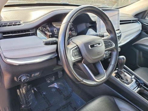 Used 2022 Jeep Compass Limited image 8