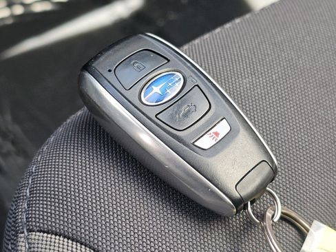 Used 2025 Subaru Crosstrek 2.5i Premium AWD/4WD image 35