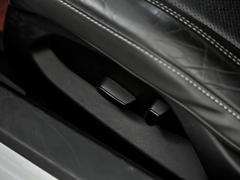 Used 2021 Chevrolet Corvette Stingray Coupe w/ Z51 Performance Package image 24