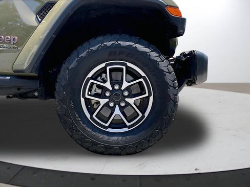 Used 2025 Jeep Wrangler Unlimited Rubicon w/ Safety Group AWD/4WD image 34
