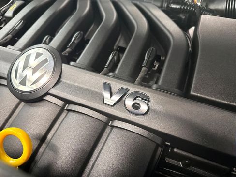 Used 2023 Volkswagen Atlas Cross Sport SEL Premium R-Line AWD/4WD image 34