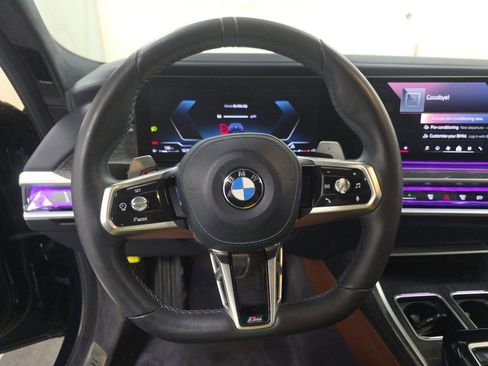Used 2023 BMW 760i xDrive w/ Luxury Rear Seating Package AWD/4WD image 15
