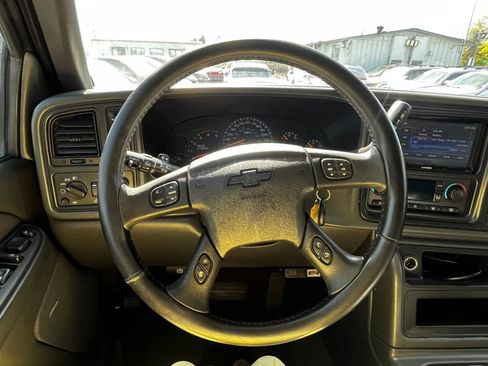 Used 2005 Chevrolet Silverado 2500 LT w/ Heavy-Duty Power Package AWD/4WD image 21