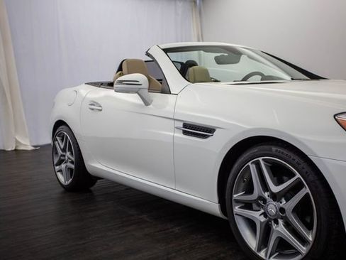 Used 2014 Mercedes-Benz SLK 250 2dr Roadster SLK 250 w/ Premium Package image 28