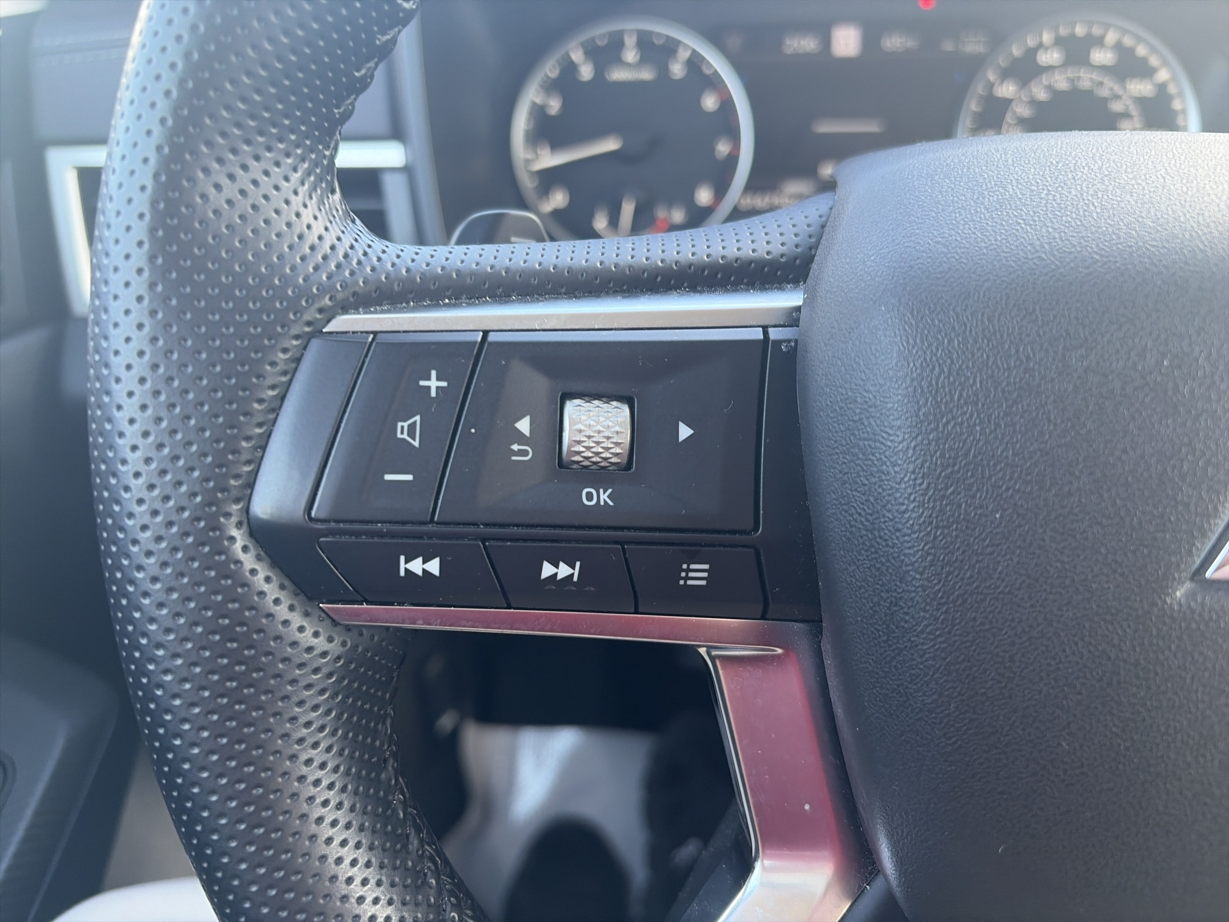 Used 2024 Mitsubishi Outlander SE AWD/4WD image 21