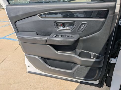 Certified 2023 Honda Pilot Touring image 12