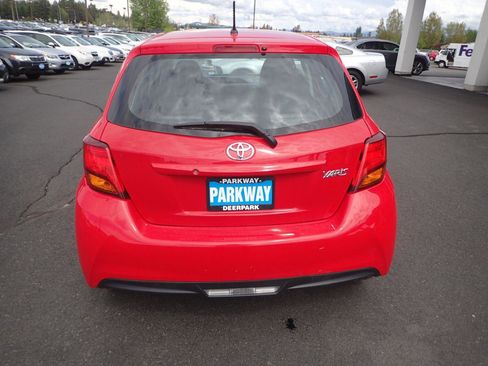 Used 2015 Toyota Yaris L FWD image 4