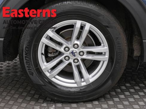 Used 2020 Ford Explorer XLT w/ Equipment Group 202A RWD image 30
