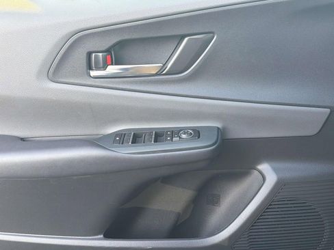 Used 2025 Toyota Prius XLE FWD image 25