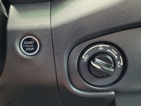 Used 2023 Nissan Frontier PRO-4X w/ Pro Convenience Package AWD/4WD image 27