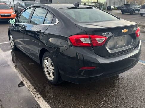 Used 2017 Chevrolet Cruze LT w/ Convenience Package FWD image 7
