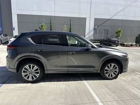 Used 2023 MAZDA CX-5 Signature image 2