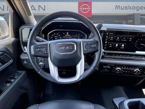 Used 2025 GMC Sierra 1500 SLT AWD/4WD image 9