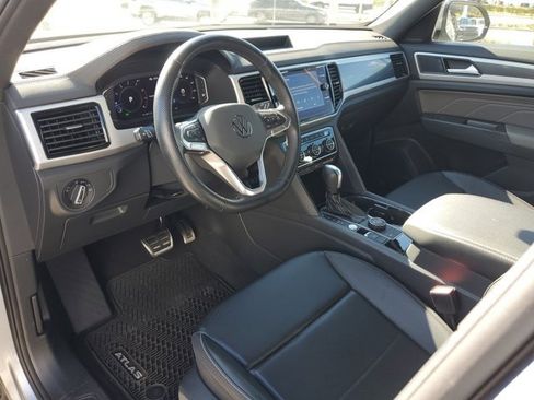 Used 2022 Volkswagen Atlas Cross Sport SEL R-Line image 22