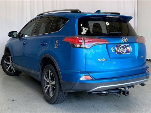 Used 2018 Toyota RAV4 XLE w/ Plus Extra Value Package FWD image 5