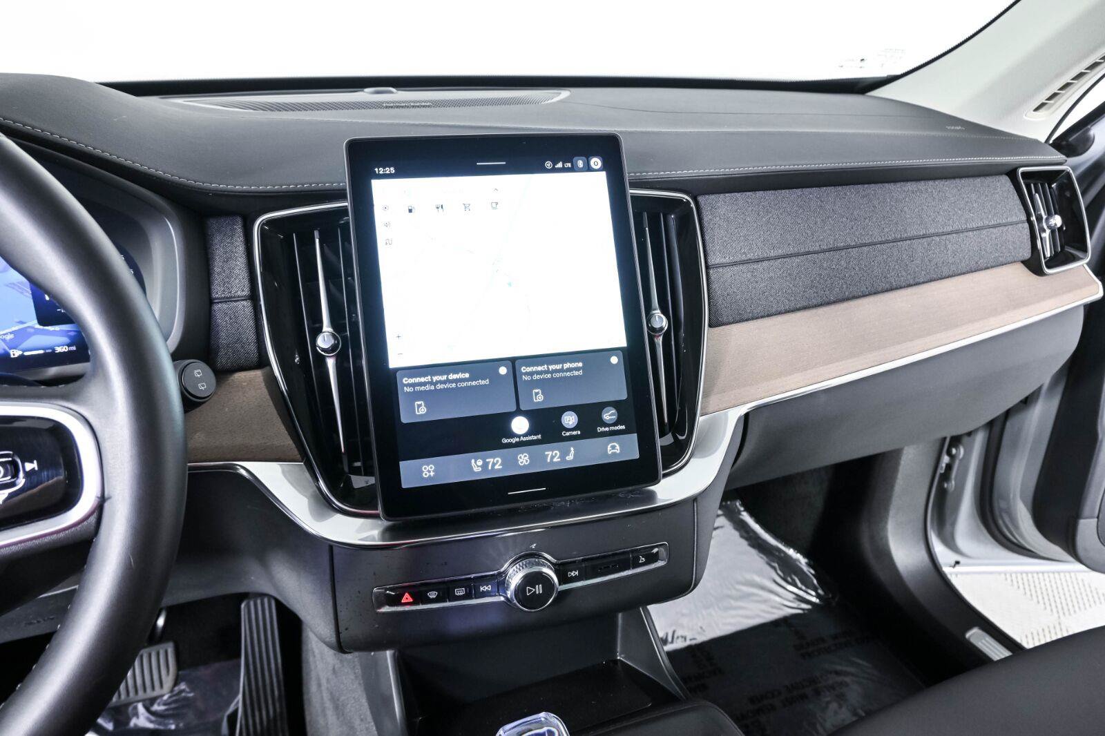 Certified 2026 Volvo XC90 B6 Plus AWD/4WD image 13