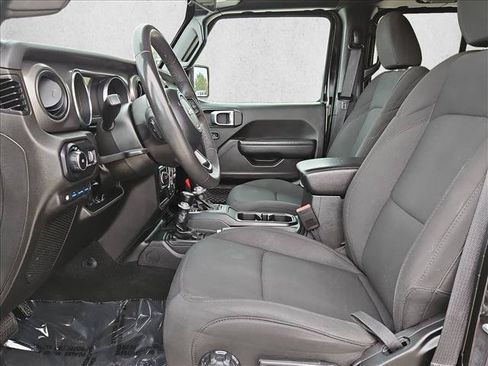 Used 2023 Jeep Wrangler Unlimited AWD/4WD image 15