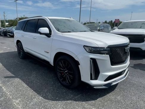 Certified 2023 Cadillac Escalade V w/ LPO, ONYX Package AWD/4WD image 3