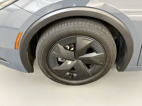 Used 2024 Toyota Prius LE image 11