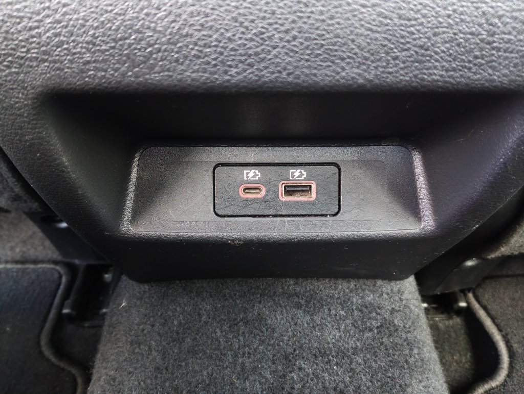 Used 2025 Nissan Altima 2.5 SV FWD image 14