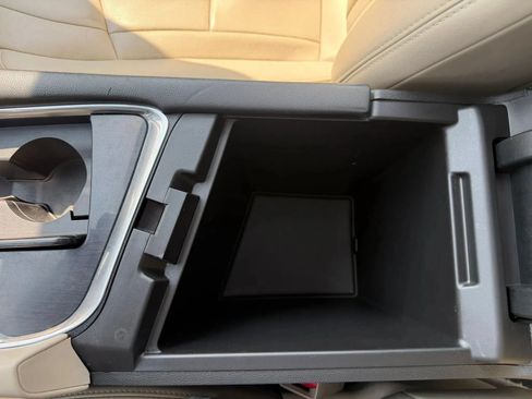 Used 2019 Buick Enclave Essence FWD image 32