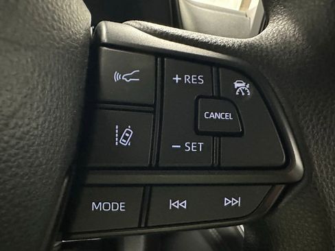 Used 2025 Toyota Sienna LE image 20