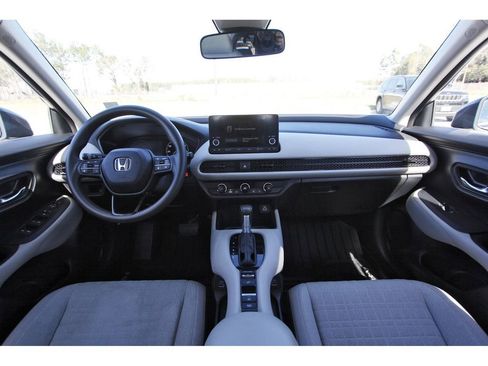 Used 2023 Honda HR-V LX image 12