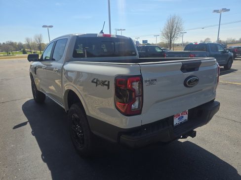 New 2026 Ford Ranger Lariat w/ Black Appearance Package AWD/4WD image 3