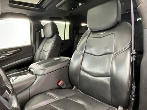 Used 2017 Cadillac Escalade ESV Platinum image 6