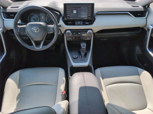 Used 2022 Toyota RAV4 XLE Premium AWD/4WD image 30