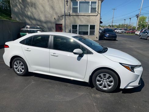 Used 2026 Toyota Corolla LE image 6