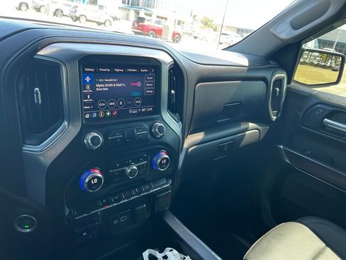 Used 2022 GMC Sierra 1500 SLT image 34