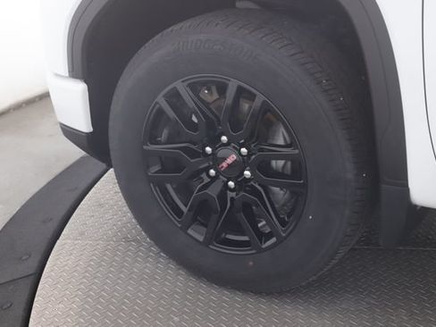 Used 2024 GMC Sierra 1500 Elevation w/ Preferred Package AWD/4WD image 13