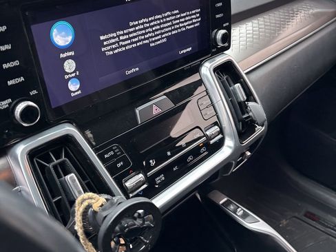 Used 2022 Kia Sorento S AWD/4WD image 11