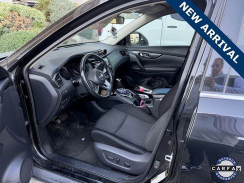 Used 2020 Nissan Rogue SV image 5
