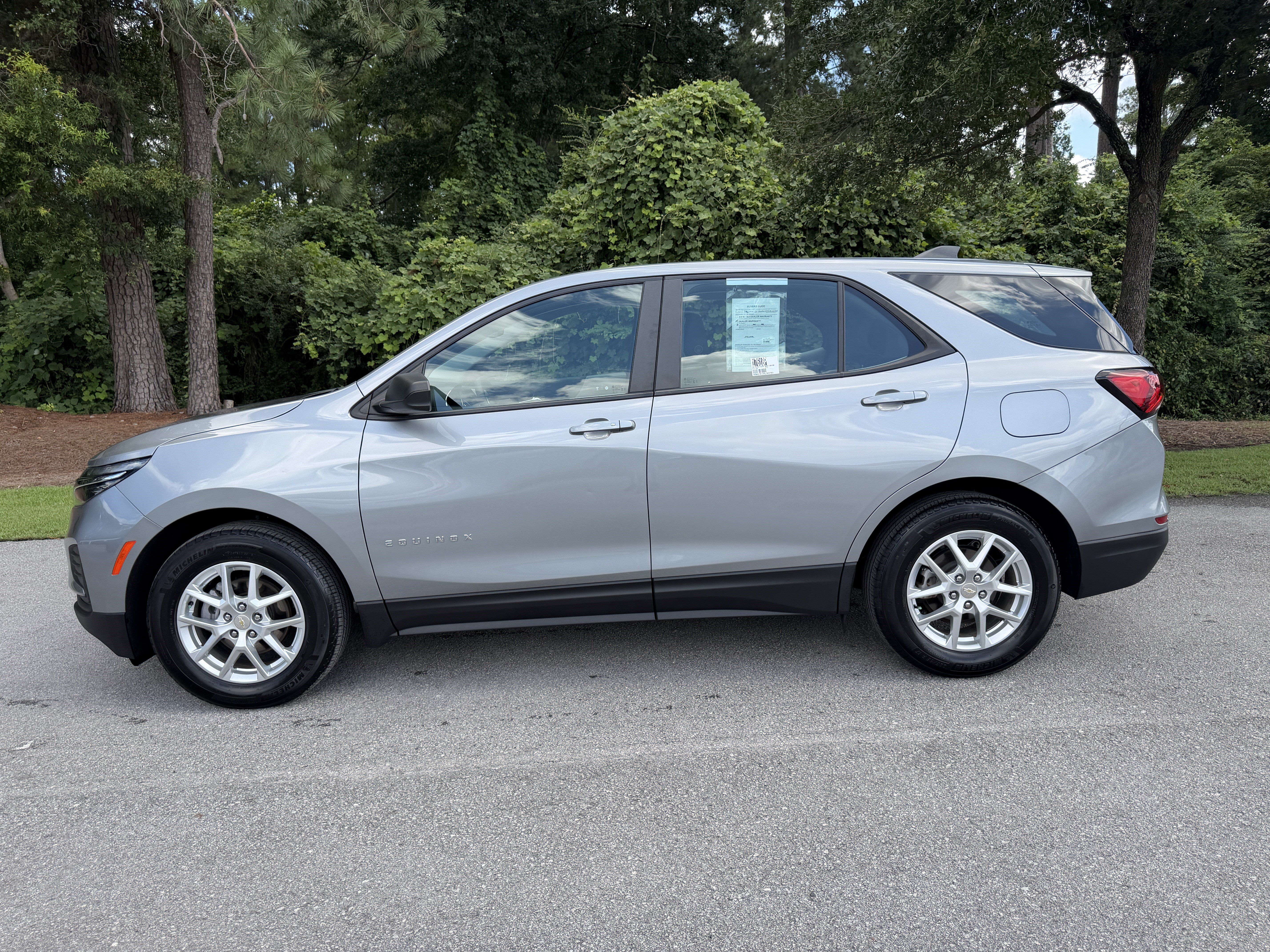 Used 2024 Chevrolet Equinox LS FWD image 38