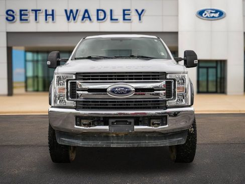 Used 2018 Ford F250 XLT w/ FX4 Off-Road Package AWD/4WD image 2