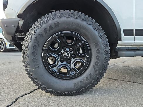 Used 2023 Ford Bronco Wildtrak image 23