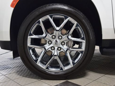 Used 2024 GMC Yukon XL Denali AWD/4WD image 30