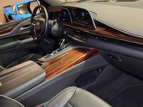 Certified 2022 Cadillac Escalade ESV Premium Luxury AWD/4WD image 22