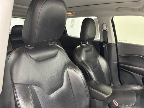 Used 2018 Jeep Compass Limited w/ Navigation Group image 12