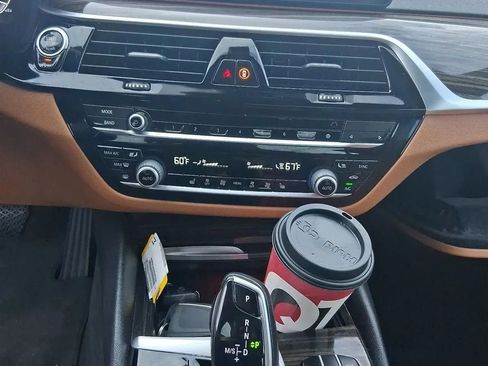 Used 2021 BMW 530i w/ Convenience Package RWD image 6