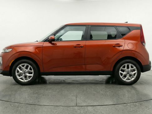 Used 2025 Kia Soul LX w/ LX Technology Package FWD image 5
