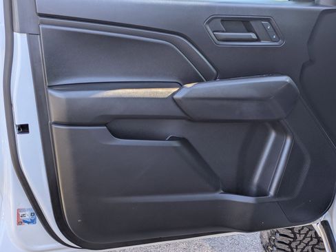 Used 2023 Chevrolet Colorado Trail Boss image 11