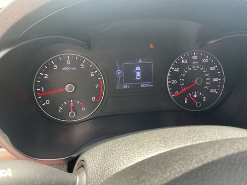 Used 2018 Kia Optima LX w/ 17" Alloy Wheels Package FWD image 16