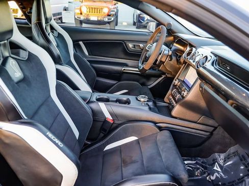 Used 2022 Ford Mustang Shelby GT500 w/ Carbon Fiber Track Pack image 17