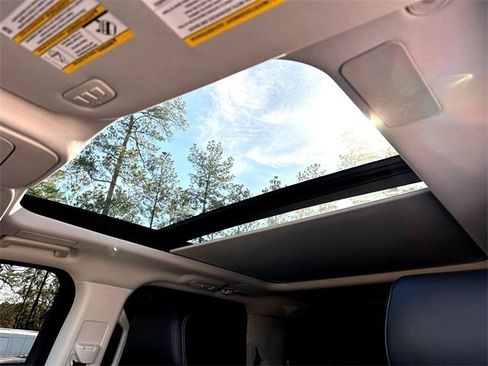 Used 2025 Ford Expedition Platinum w/ Driver's Package image 17