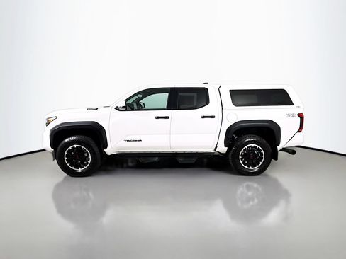 Certified 2024 Toyota Tacoma TRD Off-Road AWD/4WD image 4